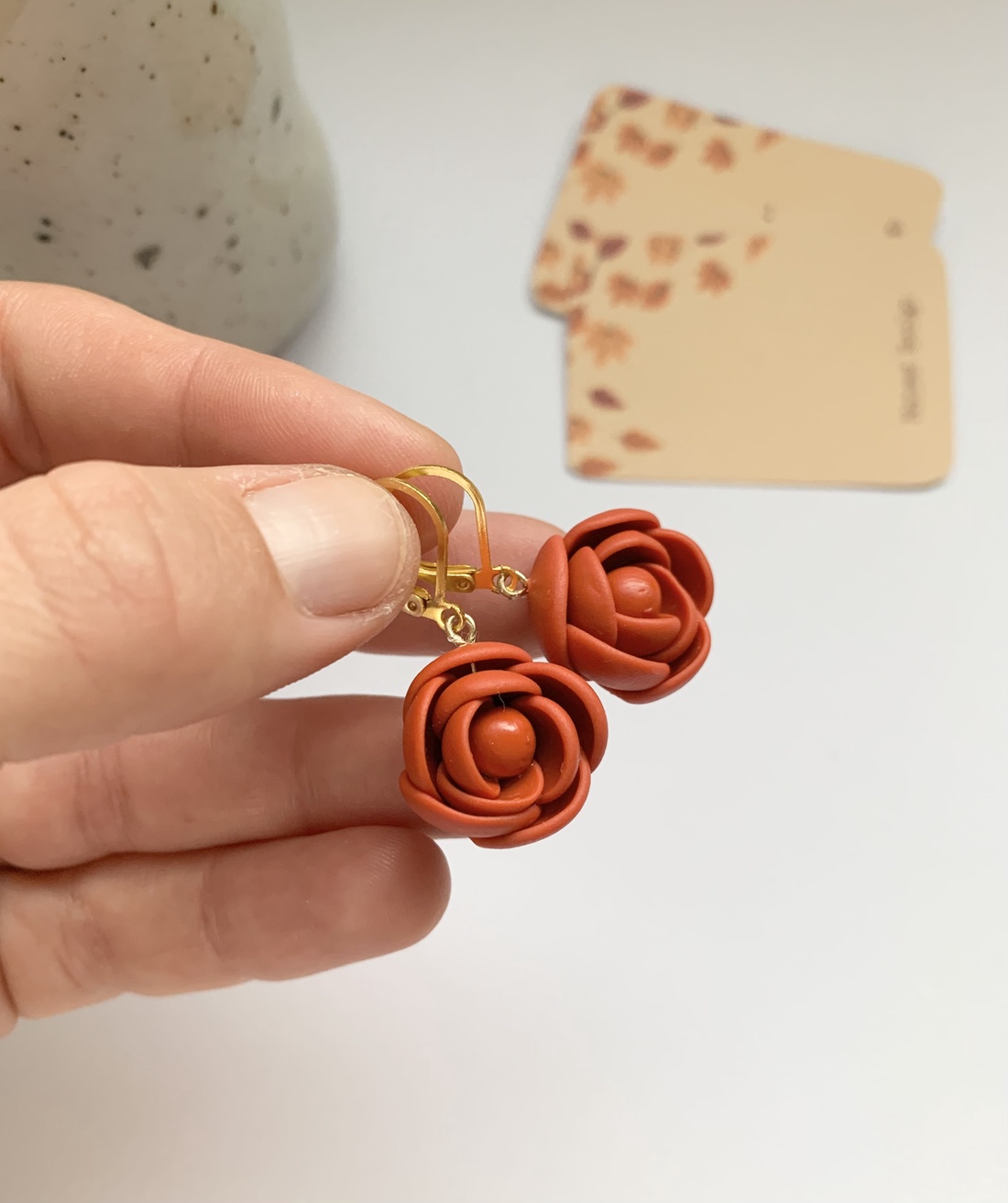 Cercei Roses - bijuterii - cercei - cercei agățați - Artynos.ro