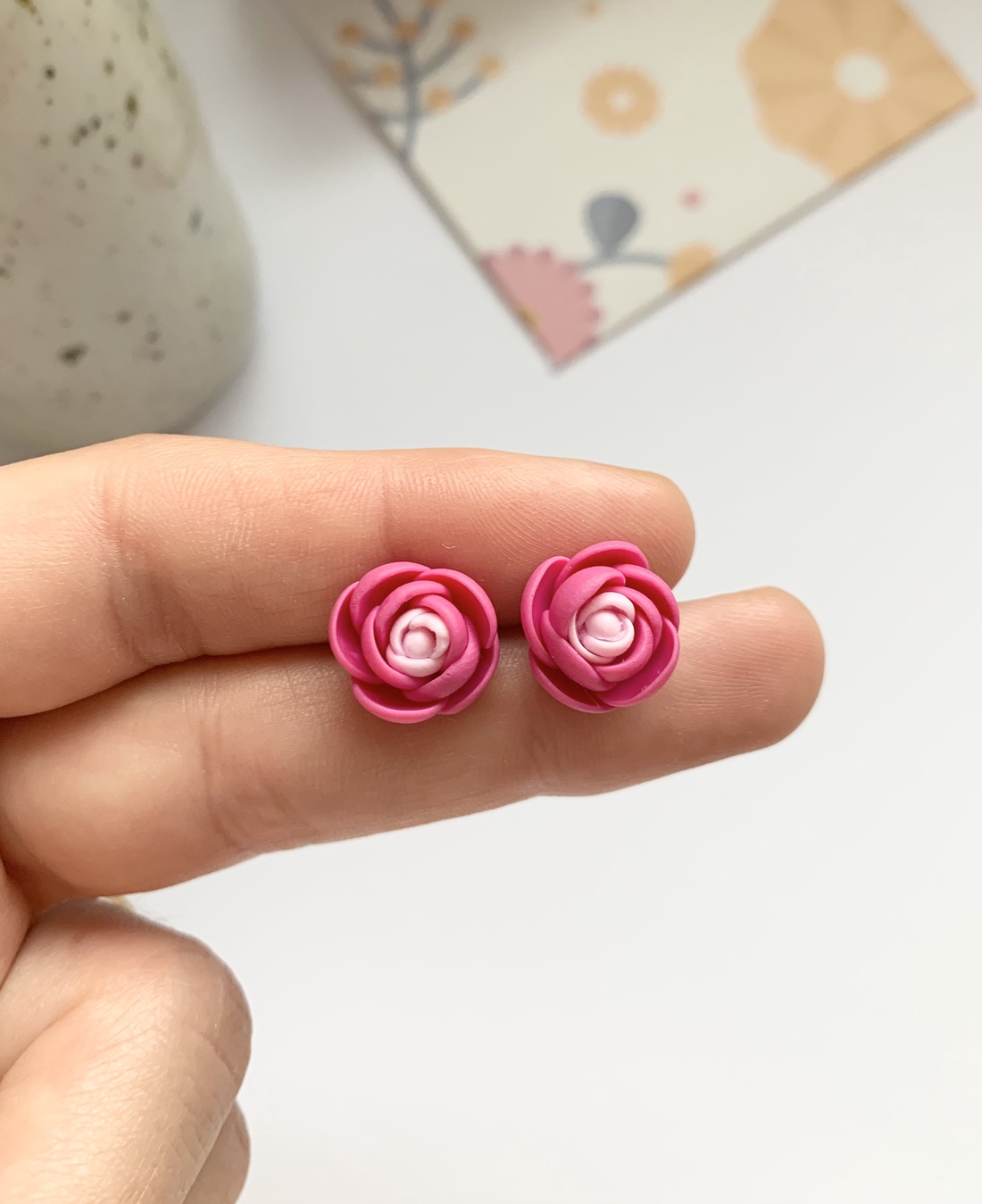Cercei Little Roses - bijuterii - cercei - cercei agățați - Artynos.ro Cercei Little Roses - bijuterii - cercei - cercei agățați - Artynos.ro