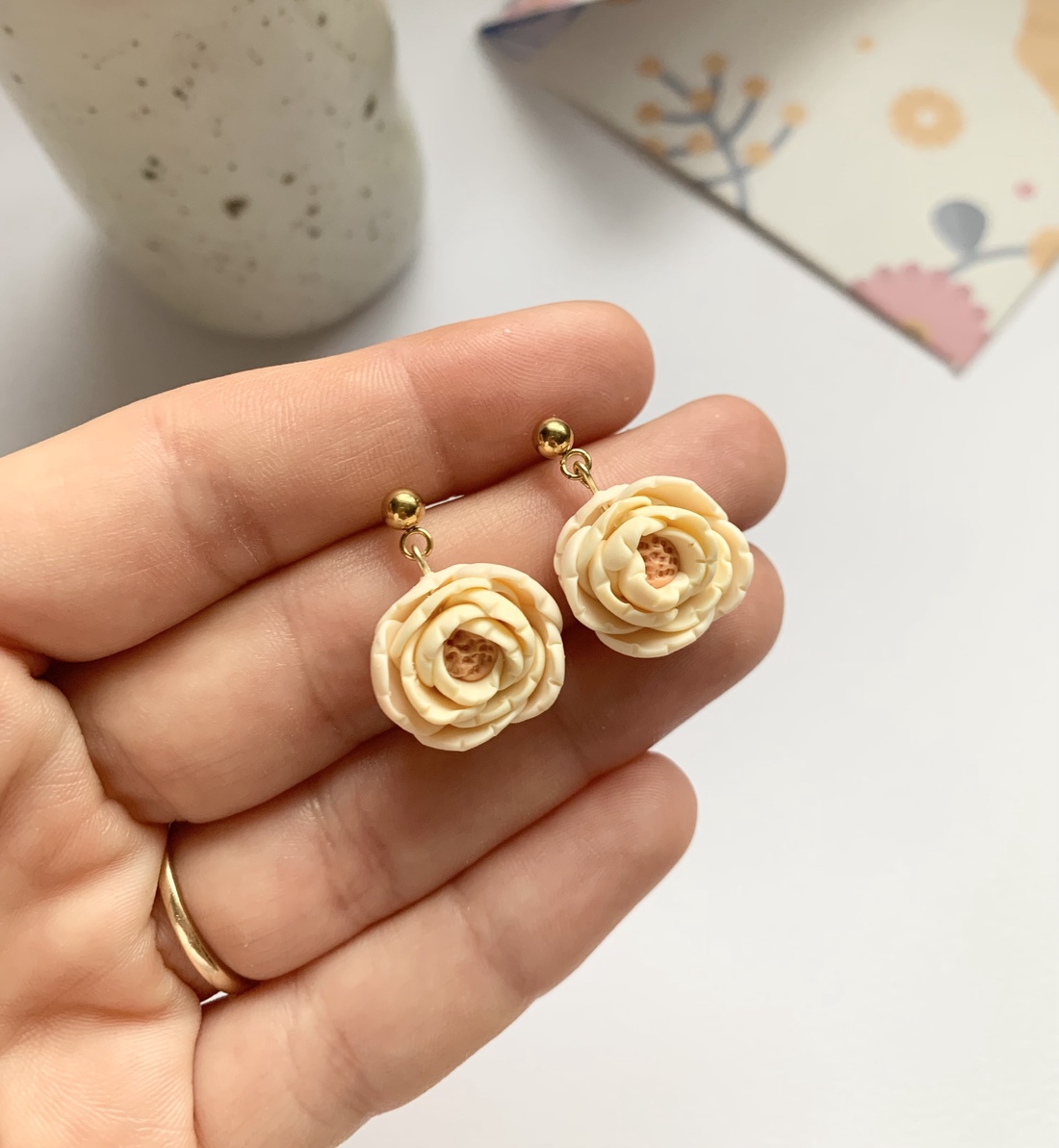 Cercei Roses - bijuterii - cercei - cercei agățați - Artynos.ro