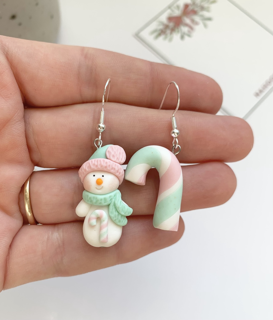 Cercei Om de zapada cu ciubuc - crăciun - cadouri de moș crăciun - cadouri de moș crăciun - Artynos.ro