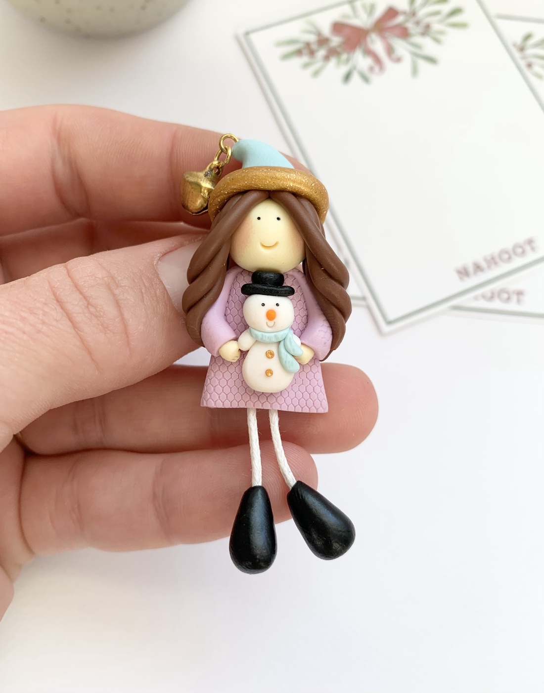 Brosa Winter Doll - crăciun - cadouri de moș crăciun - cadouri de moș crăciun - Artynos.ro