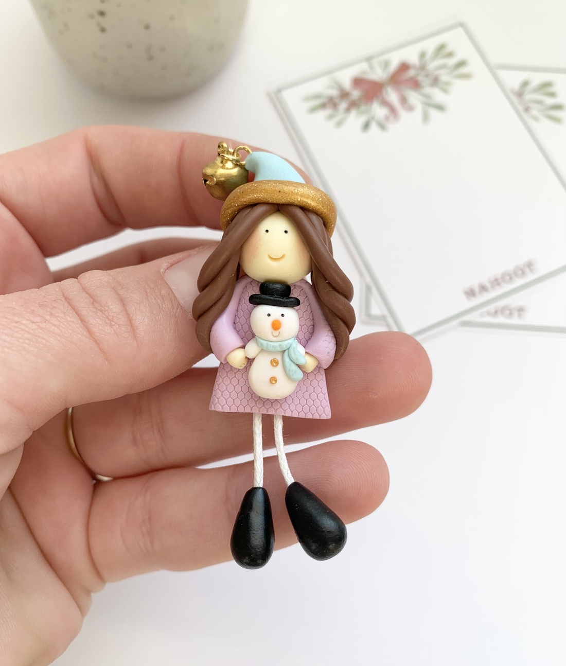 Brosa Winter Doll - crăciun - cadouri de moș crăciun - cadouri de moș crăciun - Artynos.ro