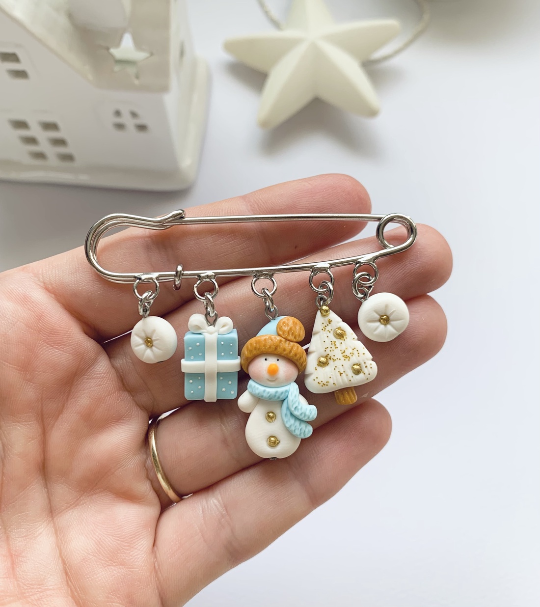 Brosa Happy Snowman - crăciun - cadouri de moș crăciun - cadouri de moș crăciun - Artynos.ro