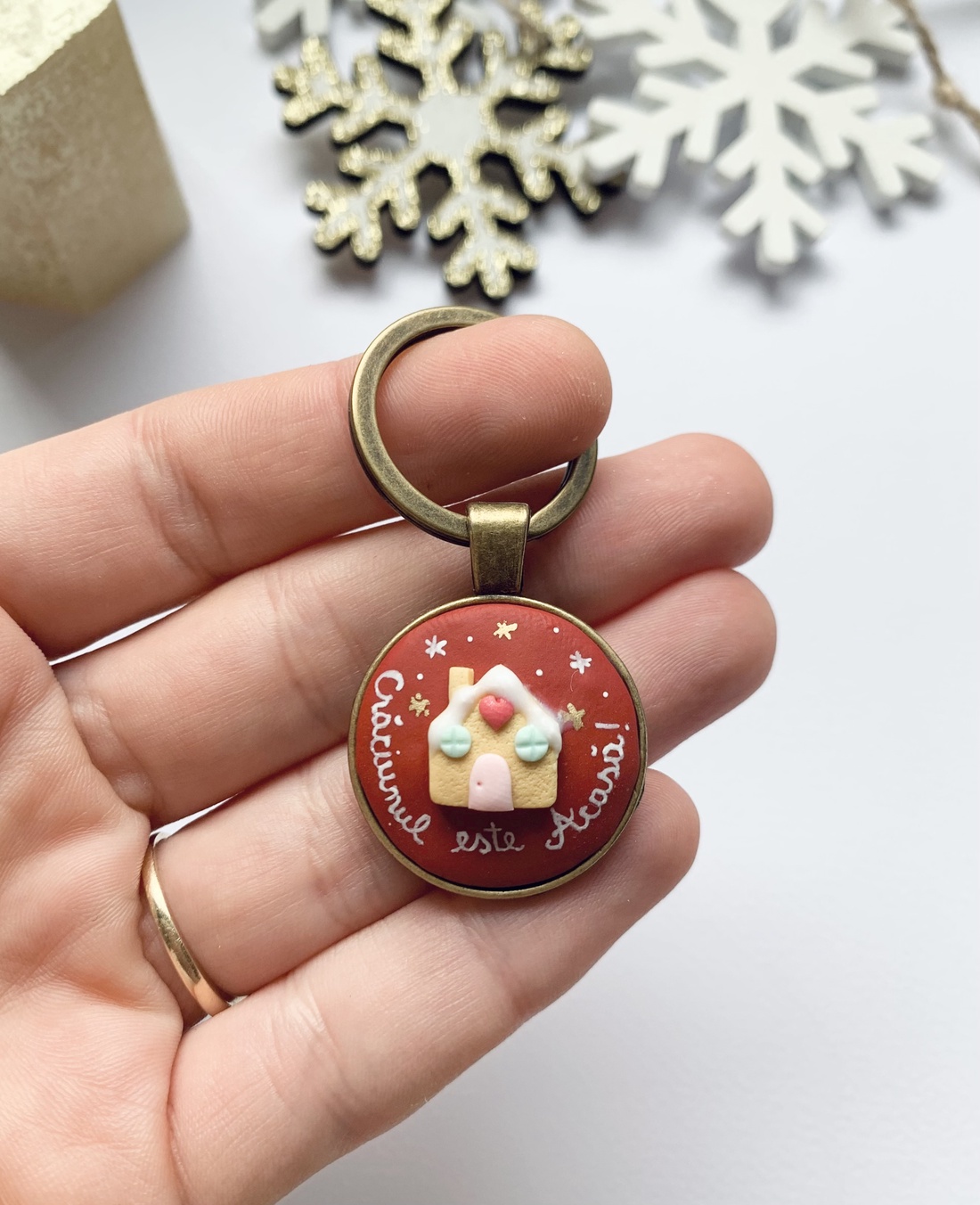 Breloc Craciunul este Acasa! - genți și portofele - accesorii genți - breloc - Artynos.ro