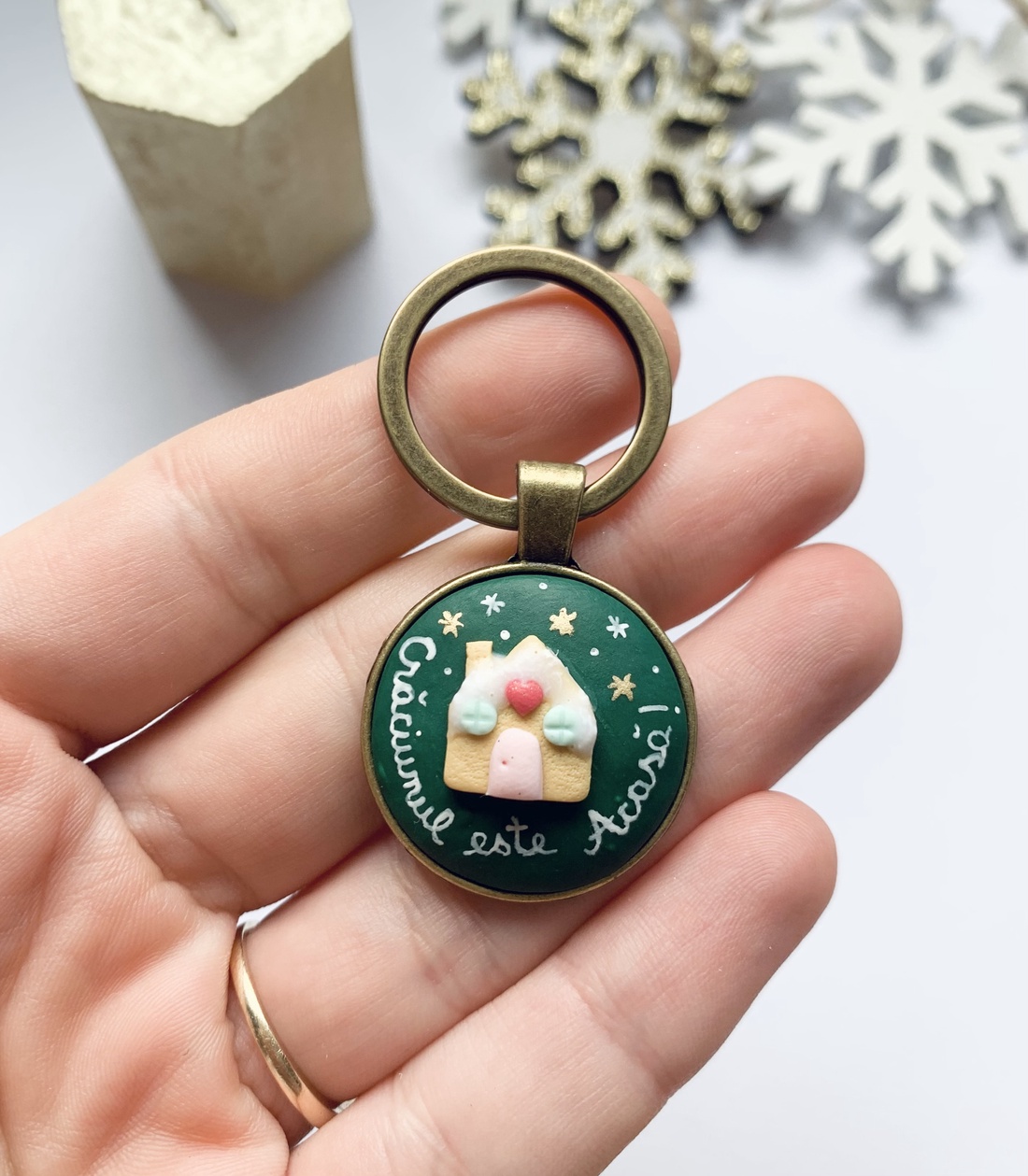 Breloc Craciunul este Acasa! - genți și portofele - accesorii genți - breloc - Artynos.ro