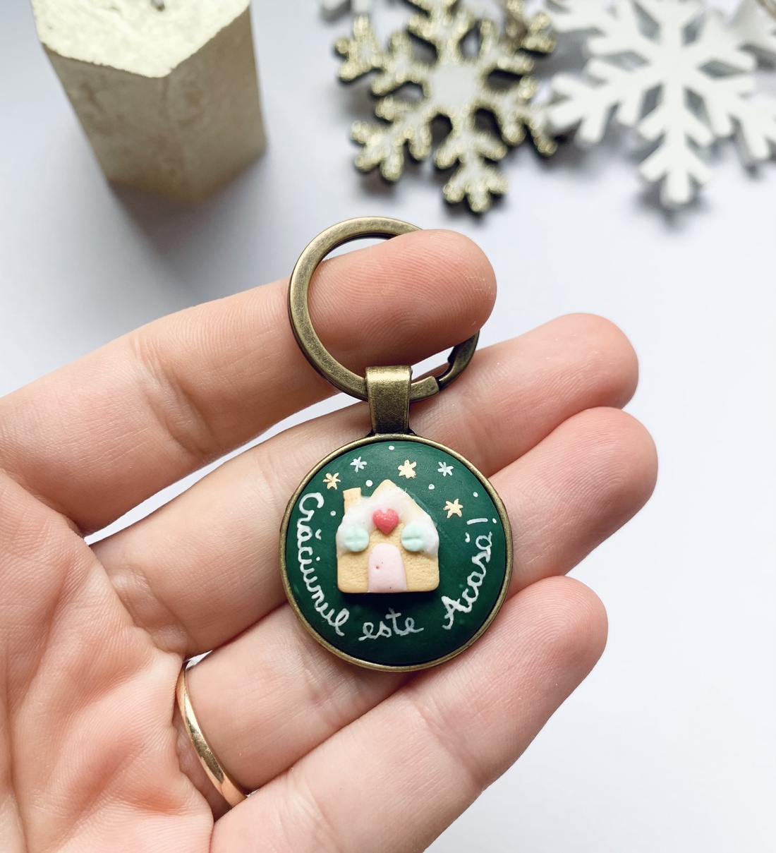 Breloc Craciunul este Acasa! - genți și portofele - accesorii genți - breloc - Artynos.ro