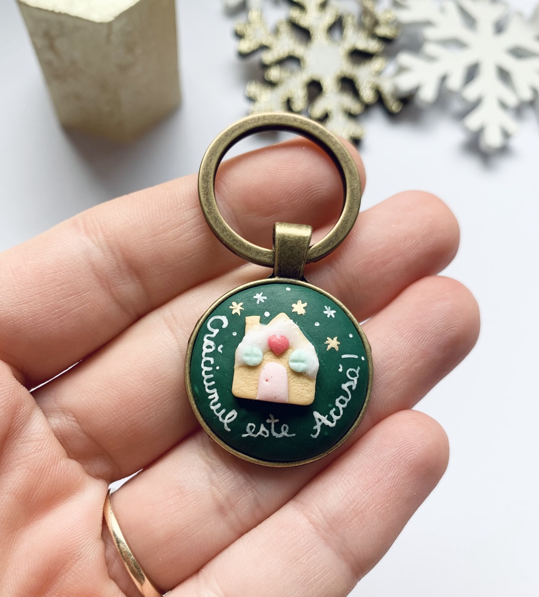 Breloc Craciunul este Acasa! - genți și portofele - accesorii genți - breloc - Artynos.ro
