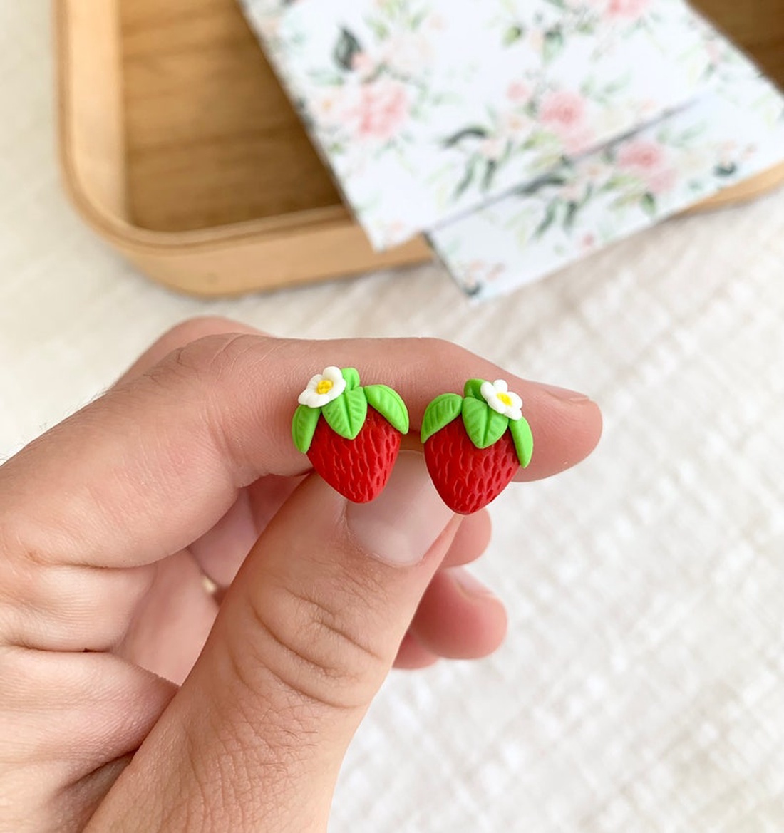 Cercei capsuni - bijuterii - cercei - cercei cu figurine - Artynos.ro