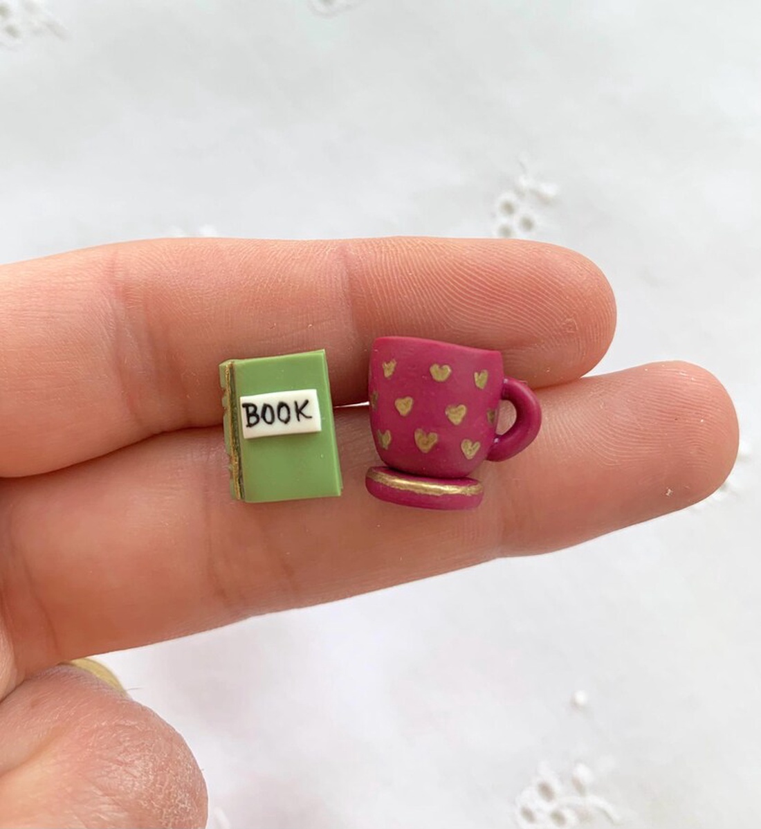 Cercei Book  - bijuterii - cercei - cercei cu figurine - Artynos.ro