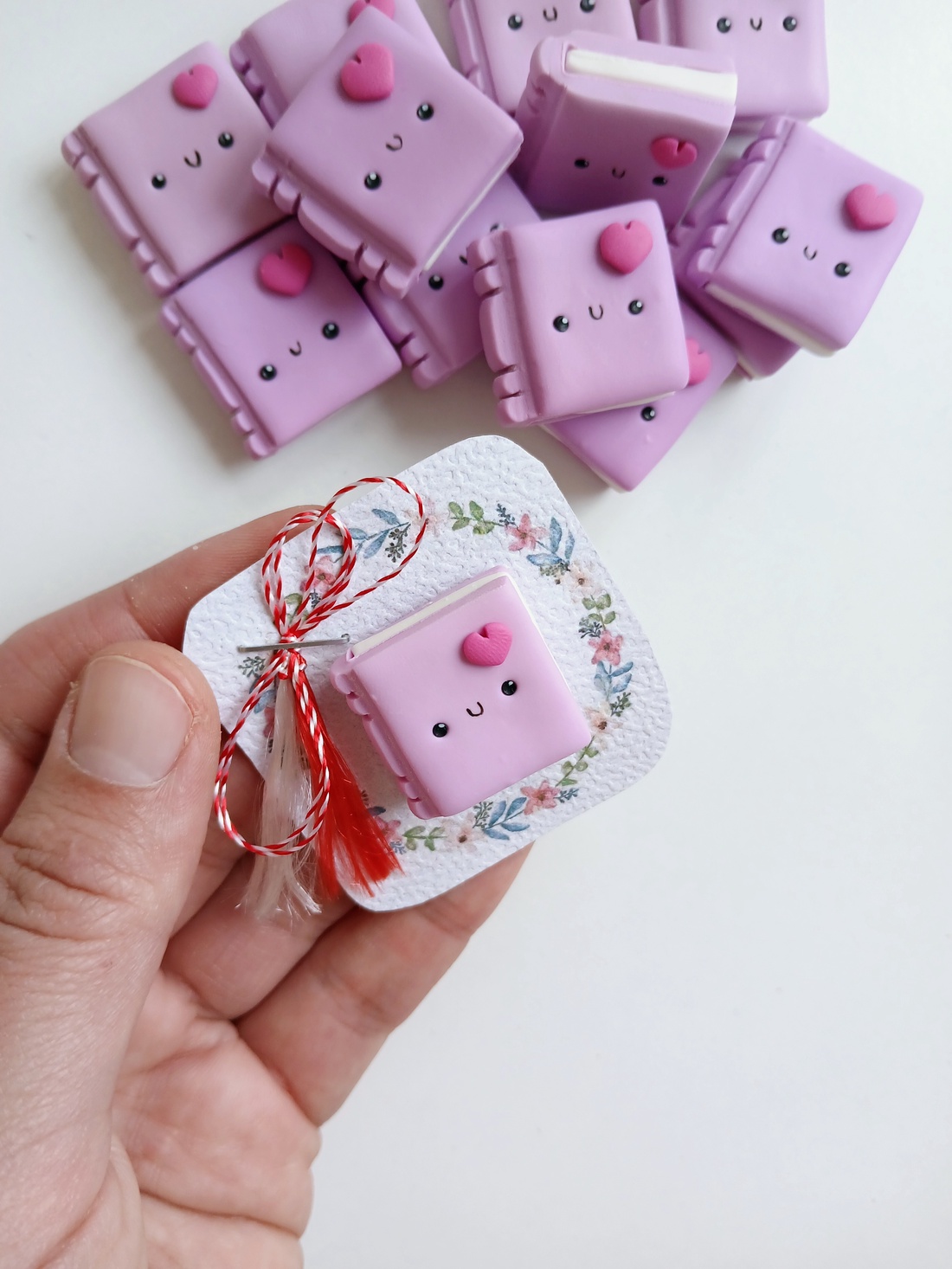 Broșă Mărțișor  - bijuterii - mărțișor - Artynos.ro