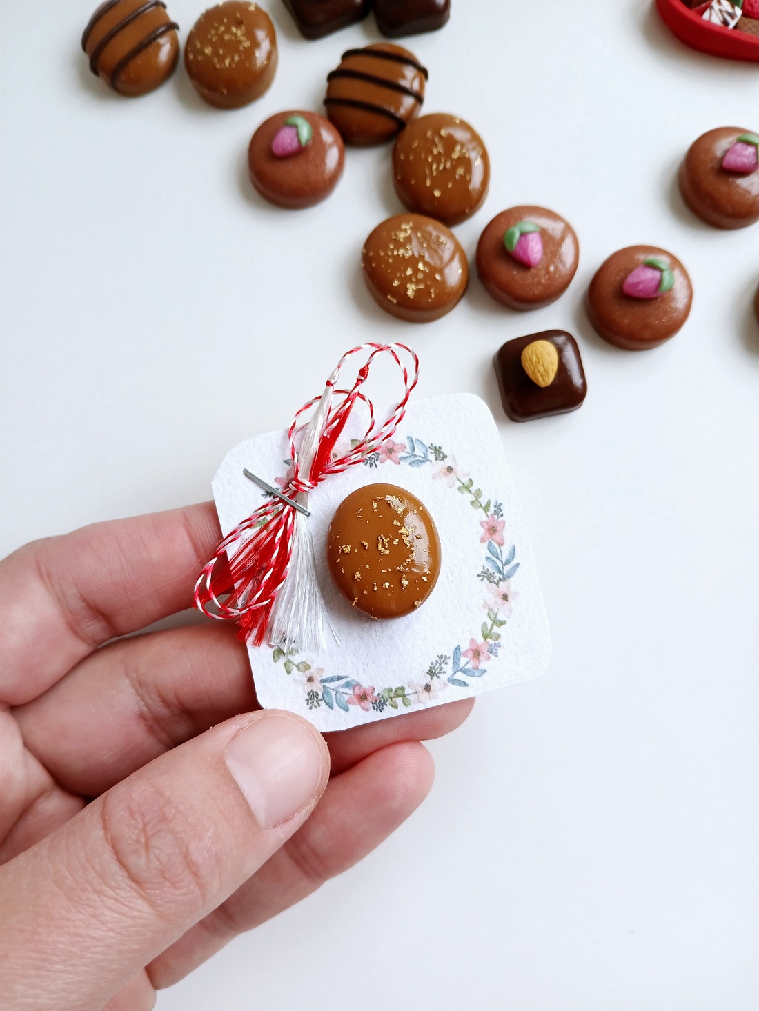 Broșă Bomboană - bijuterii - mărțișor - Artynos.ro