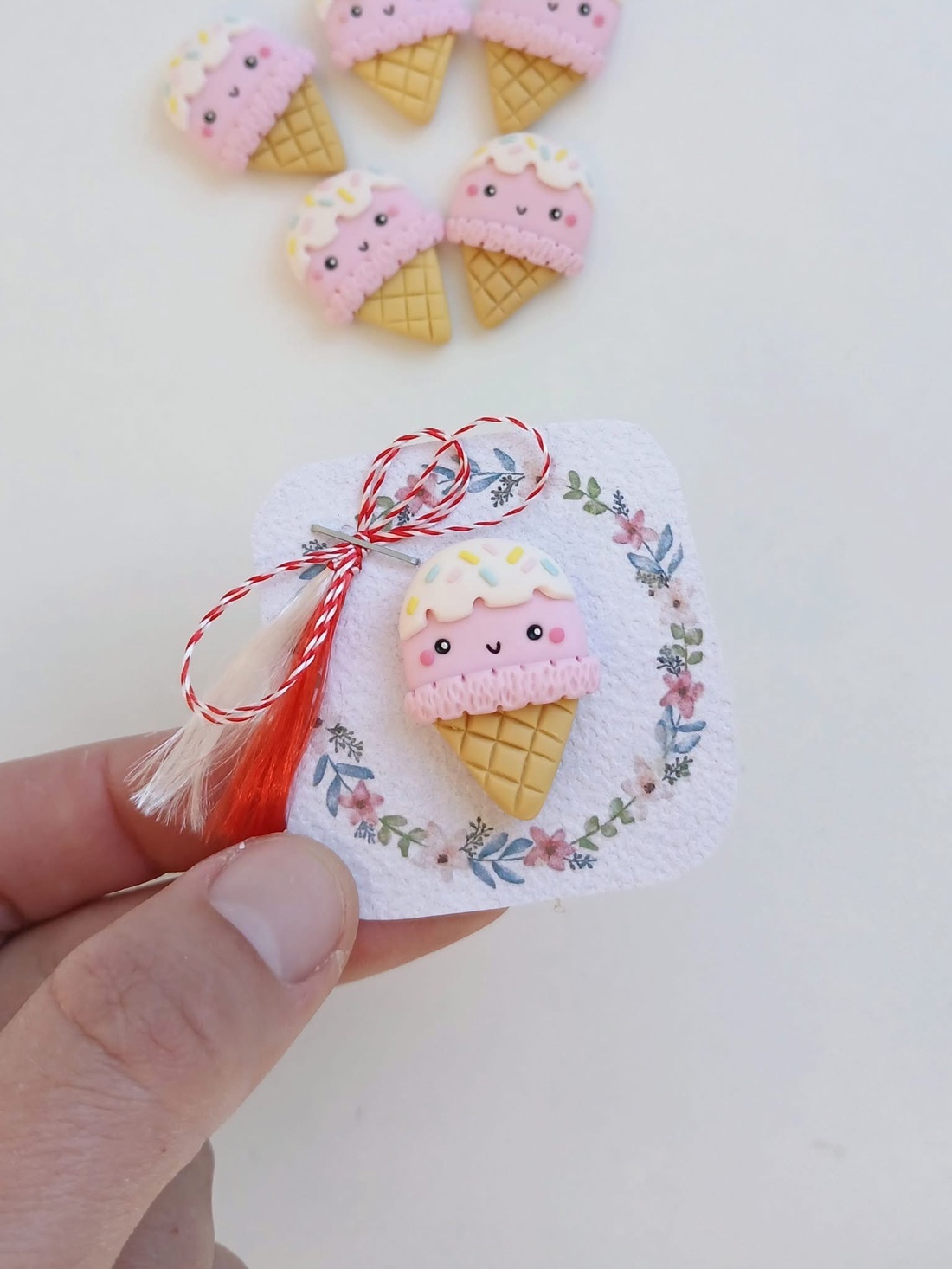 Broșă Mărțișor  - bijuterii - mărțișor - Artynos.ro