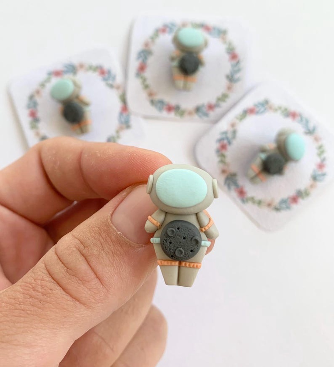 Broșă Mărțișor  - bijuterii - mărțișor - Artynos.ro