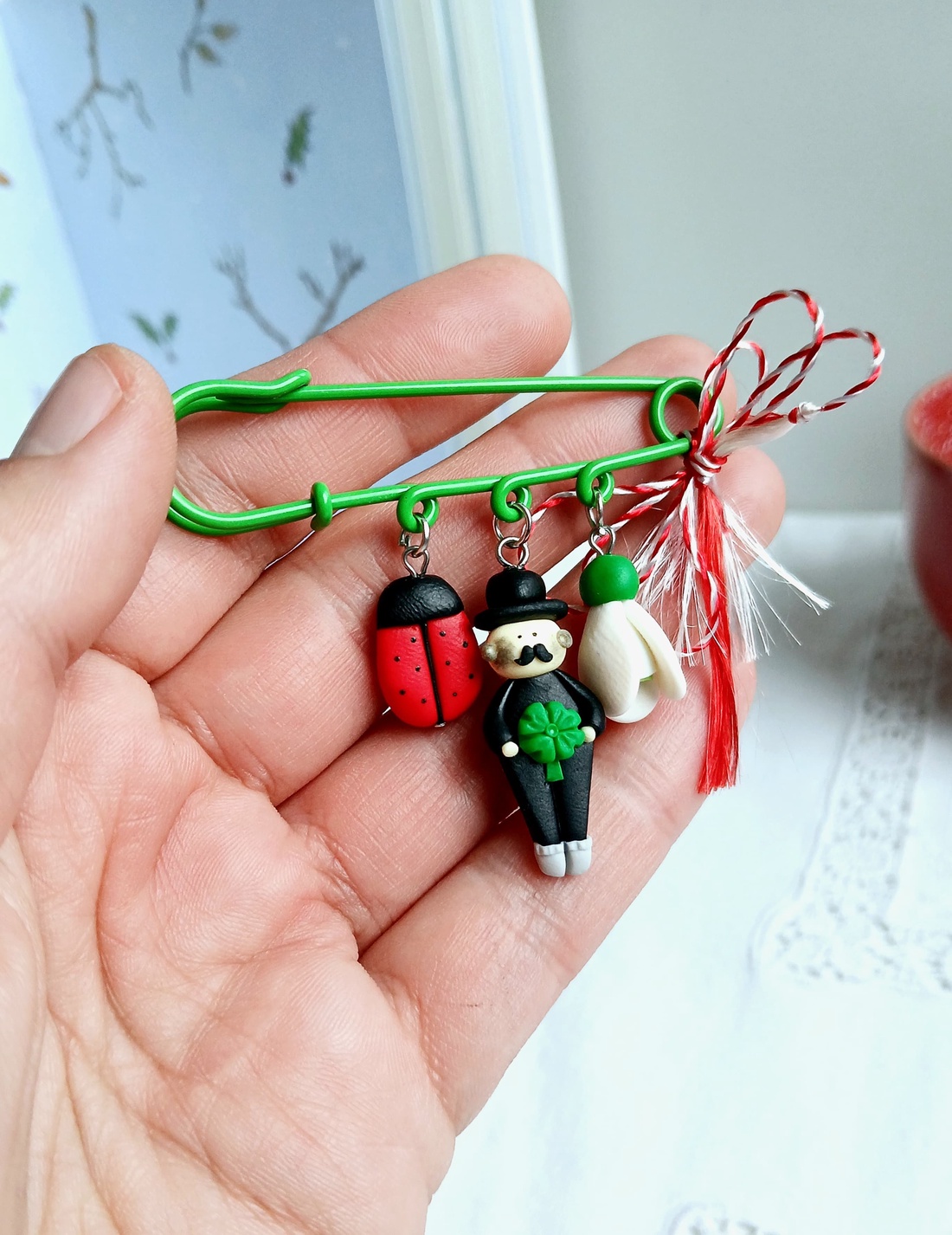 Broșă pe ac Cosar - bijuterii - mărțișor - Artynos.ro