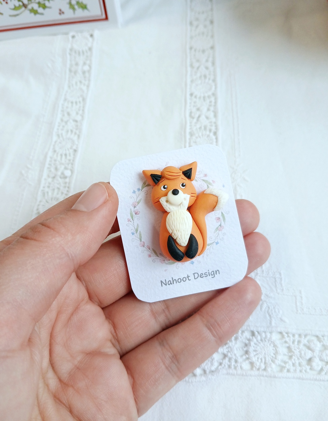 Broșă Vulpita - bijuterii - mărțișor - Artynos.ro