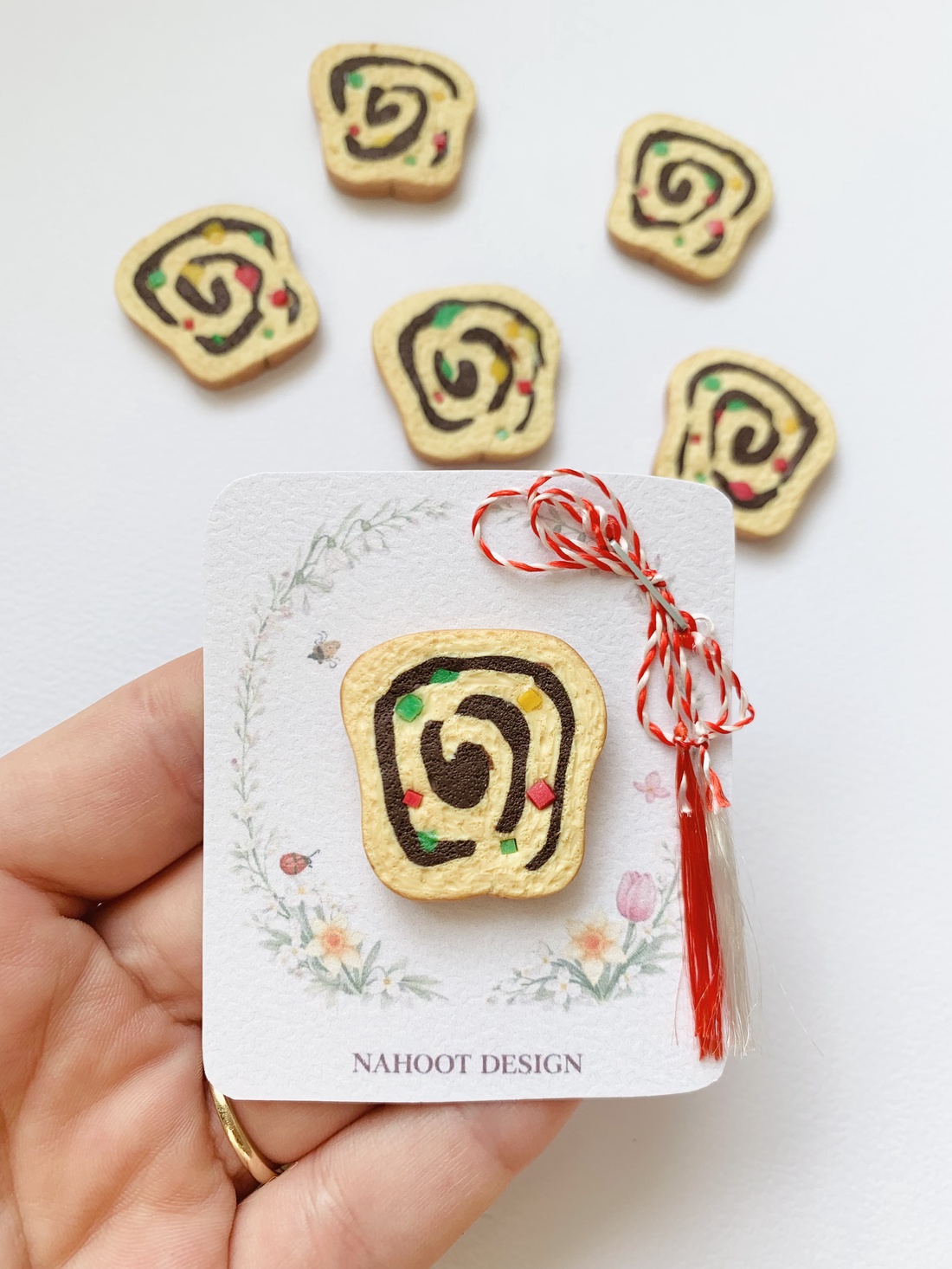 Mărțișor brosa Cozonac - bijuterii - mărțișor - Artynos.ro