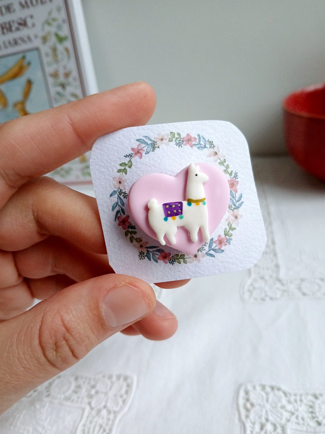 Broșă Lama - bijuterii - mărțișor - Artynos.ro