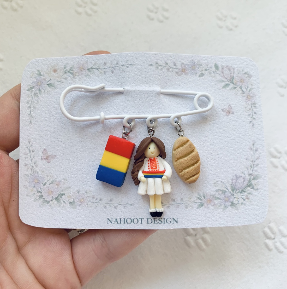 Broșă pe ac Traditional - bijuterii - mărțișor - Artynos.ro