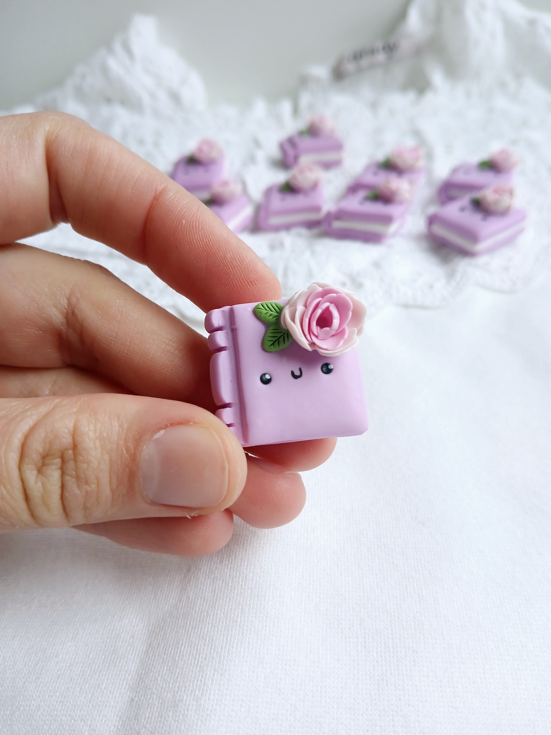 Broșă Mărțișor  - bijuterii - mărțișor - Artynos.ro