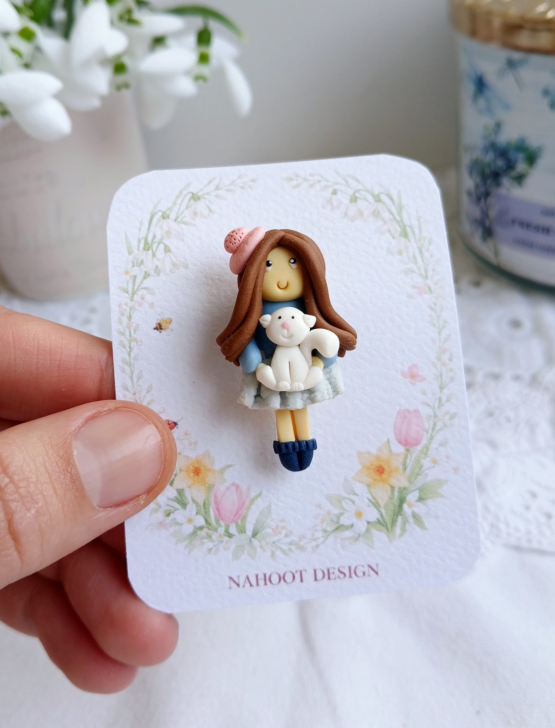 Broșă Fetita satena - bijuterii - mărțișor - Artynos.ro