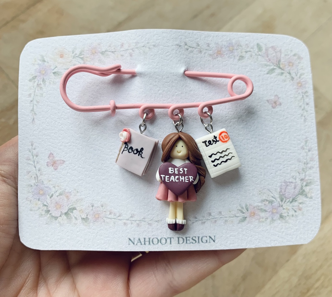 Broșă pe ac Best Teacher - bijuterii - mărțișor - Artynos.ro