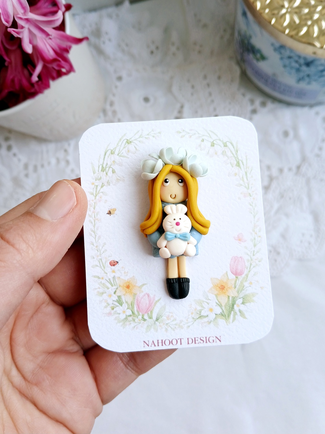 Broșă Fetita - bijuterii - mărțișor - Artynos.ro