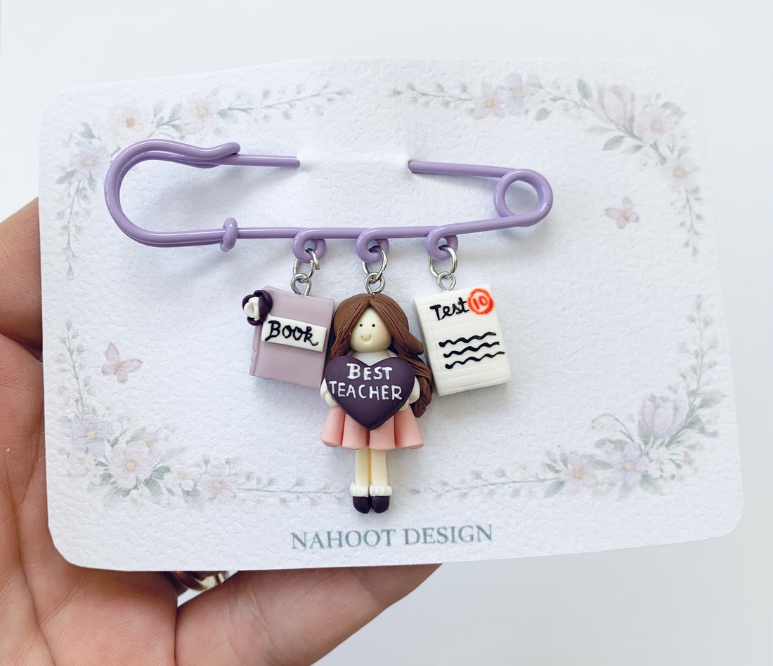 Broșă pe ac Best Teacher - bijuterii - mărțișor - Artynos.ro