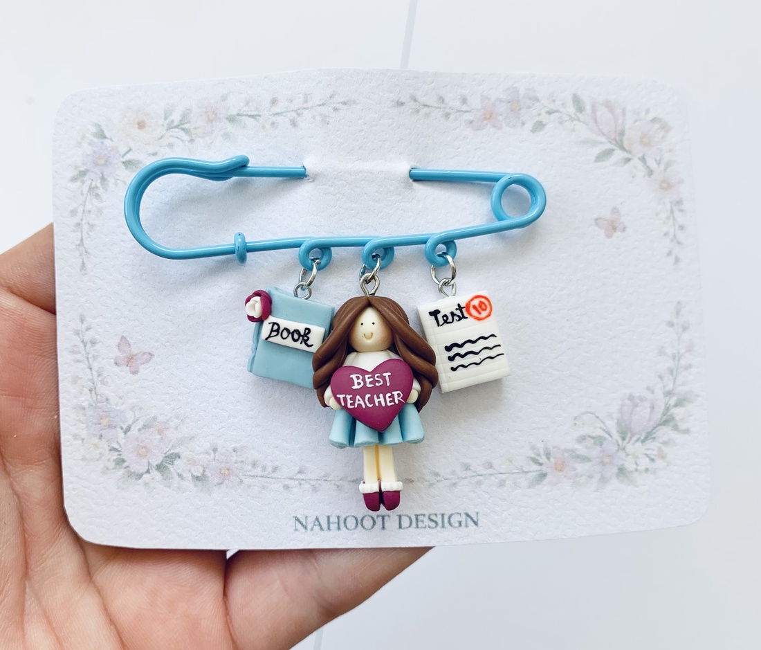 Broșă pe ac Best Teacher - bijuterii - mărțișor - Artynos.ro