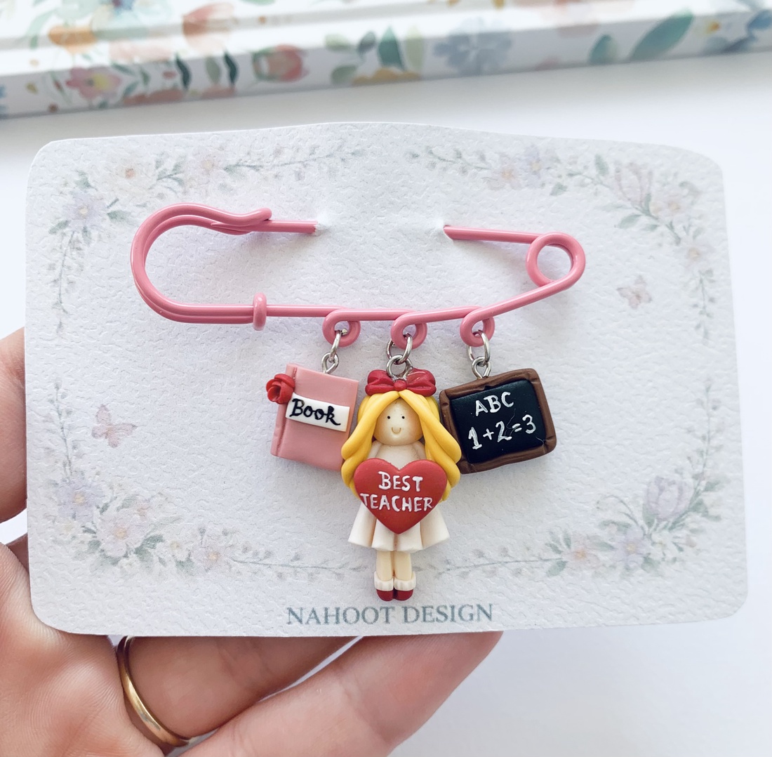 Broșă pe ac Best Teacher - bijuterii - mărțișor - Artynos.ro