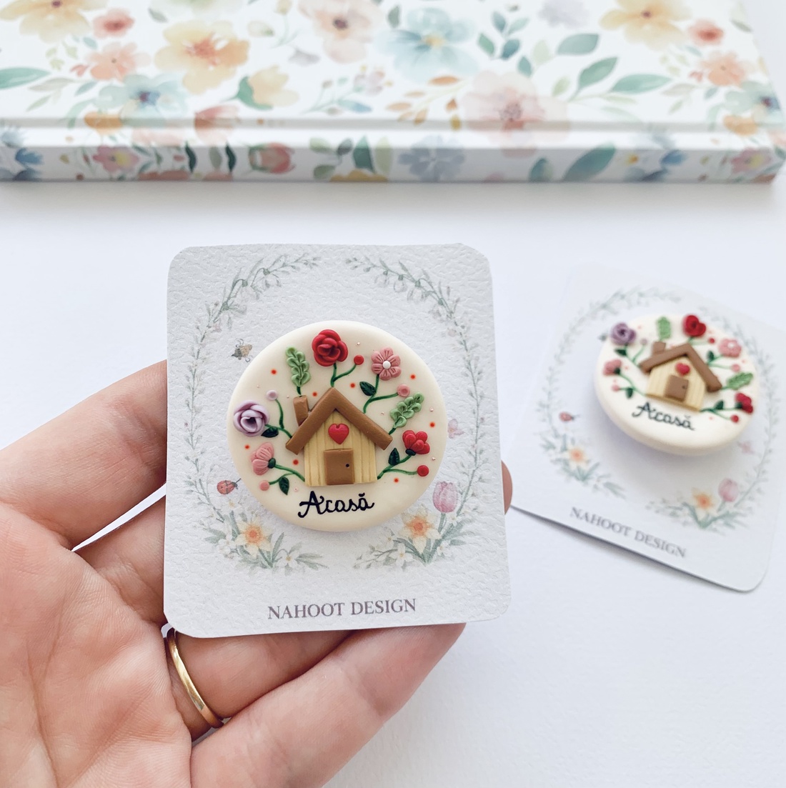 Broșă Acasa - bijuterii - broșe - Artynos.ro