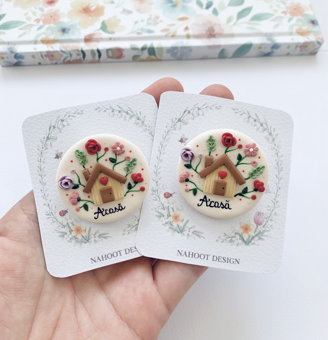 Broșă Acasa - bijuterii - broșe - Artynos.ro