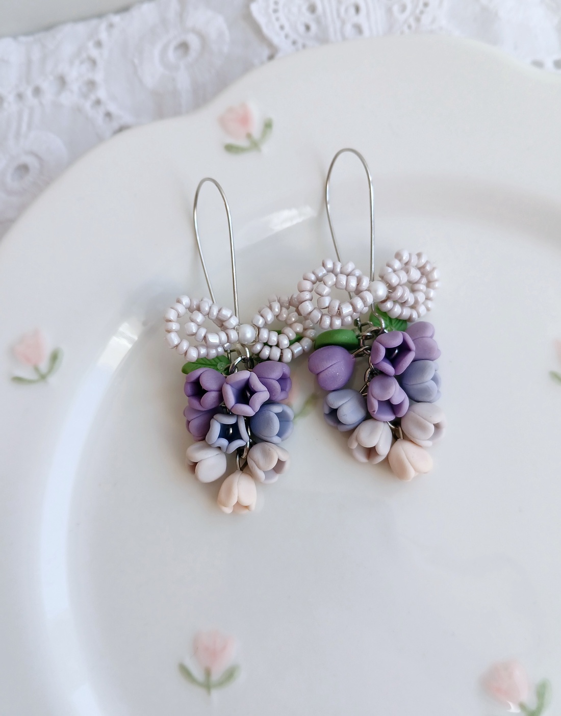 Cercei Liliac - bijuterii - cercei - cercei cu figurine - Artynos.ro