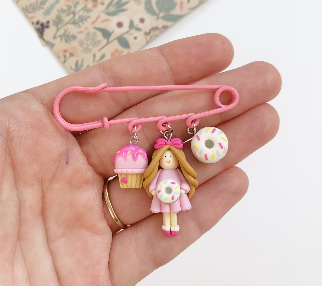 Broșă pe ac Candy Land - bijuterii - mărțișor - Artynos.ro