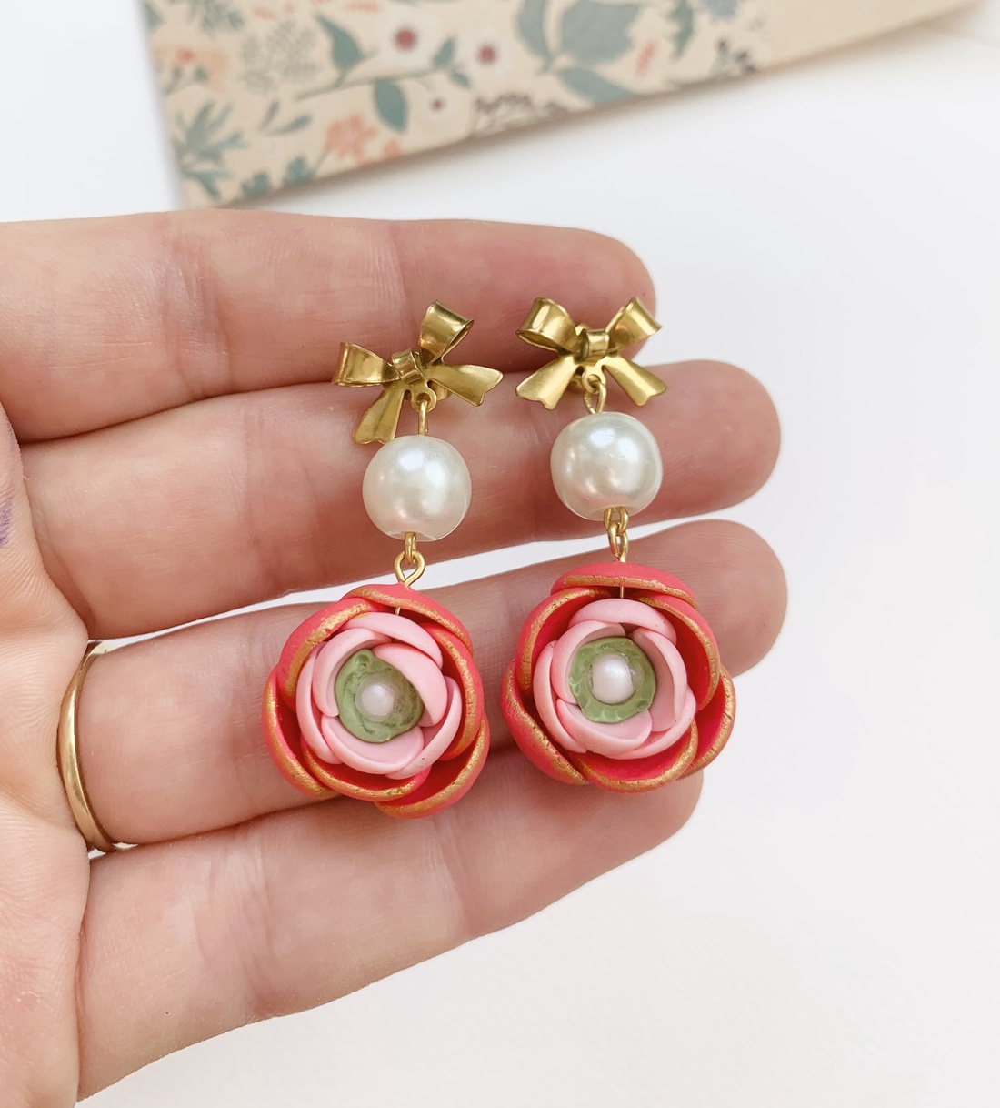 Cercei Flori de primavara - bijuterii - cercei - clipsuri - Artynos.ro