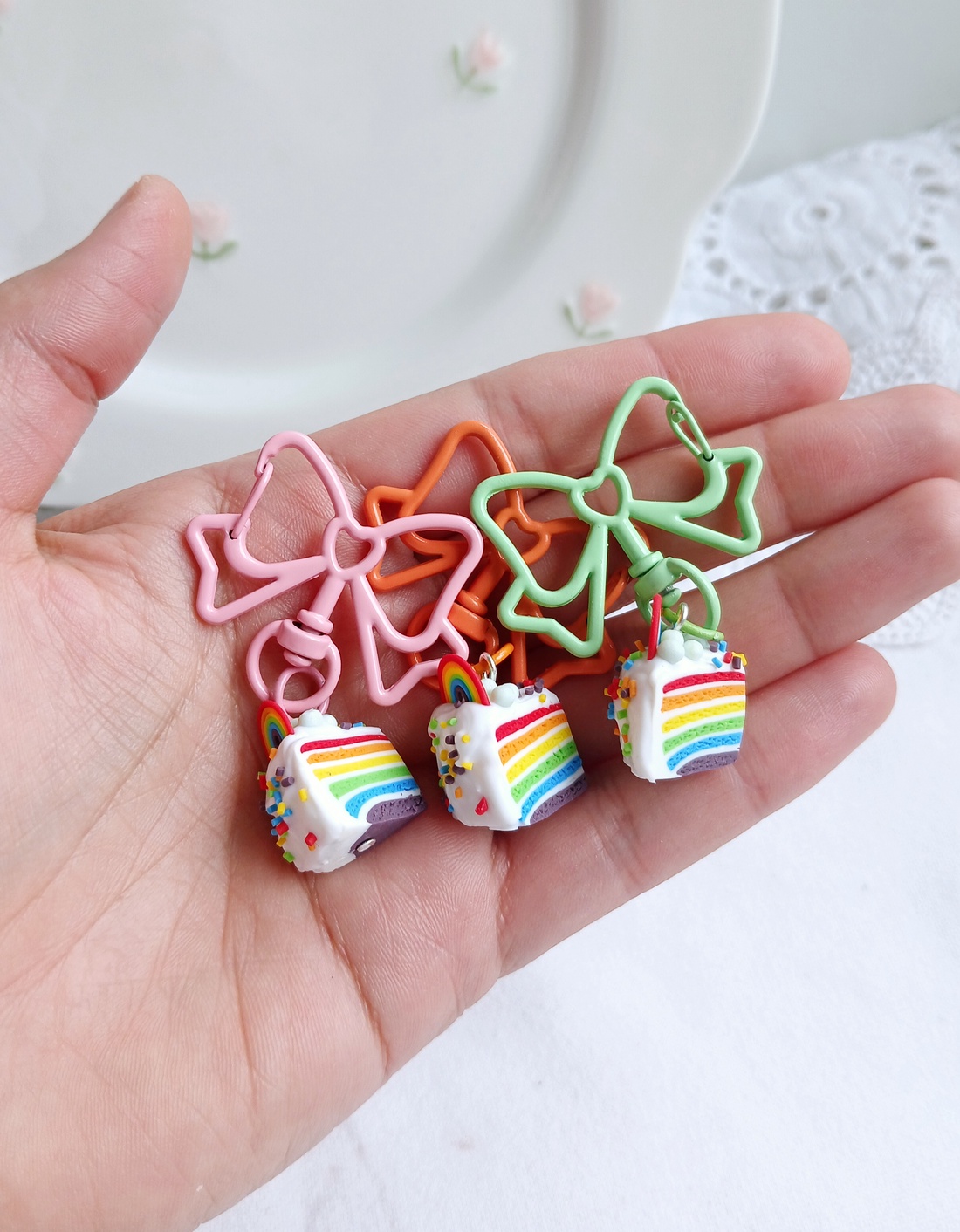 Breloc Rainbow - genți și portofele - accesorii genți - breloc - Artynos.ro