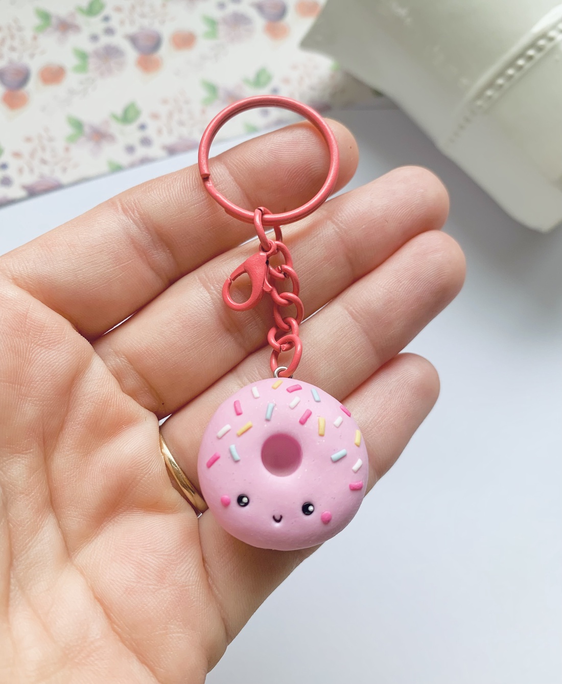 Breloc Gogosica - genți și portofele - accesorii genți - breloc - Artynos.ro