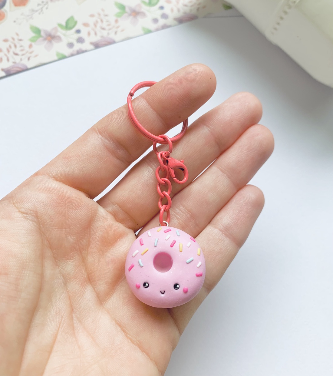 Breloc Gogosica - genți și portofele - accesorii genți - breloc - Artynos.ro