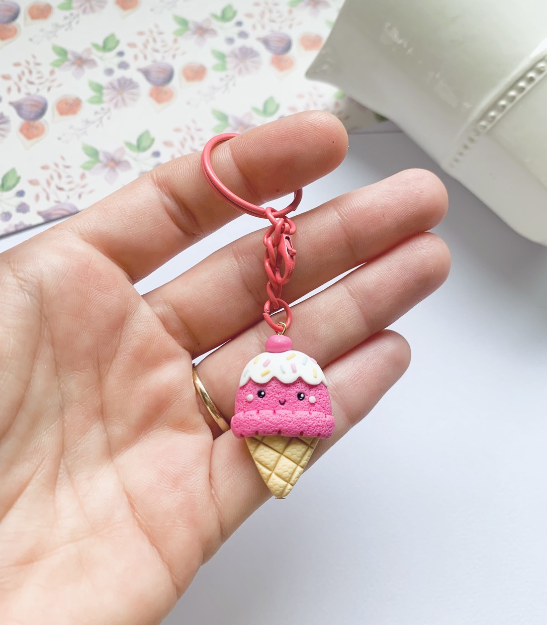 Breloc Inghetata - genți și portofele - accesorii genți - breloc - Artynos.ro