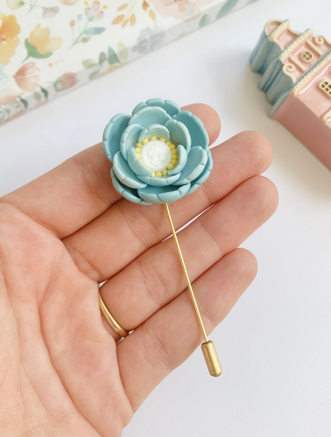 Broșă Blue Anemone - bijuterii - broșe - Artynos.ro