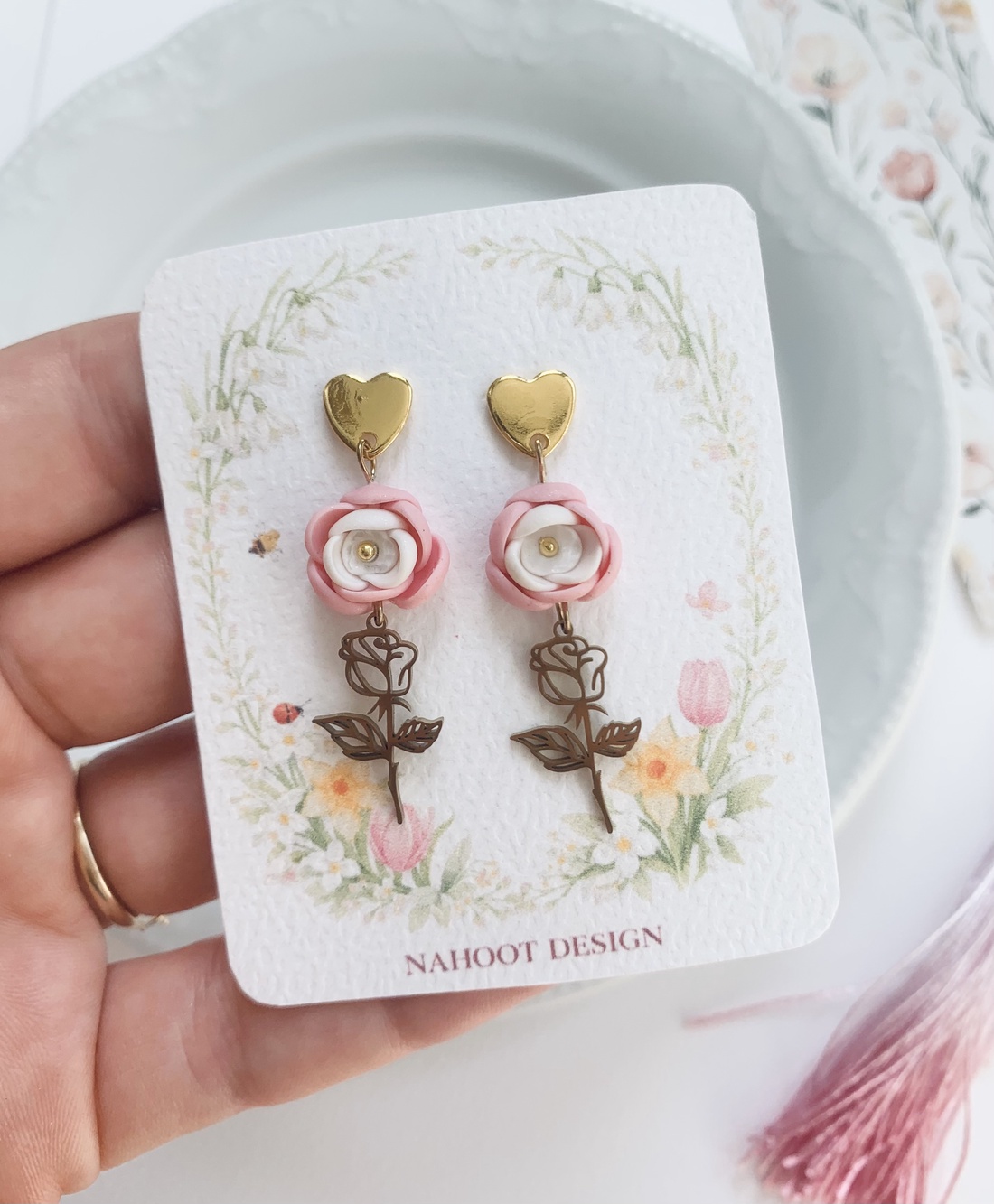 Cercei roses - bijuterii - cercei - cercei cu figurine - Artynos.ro