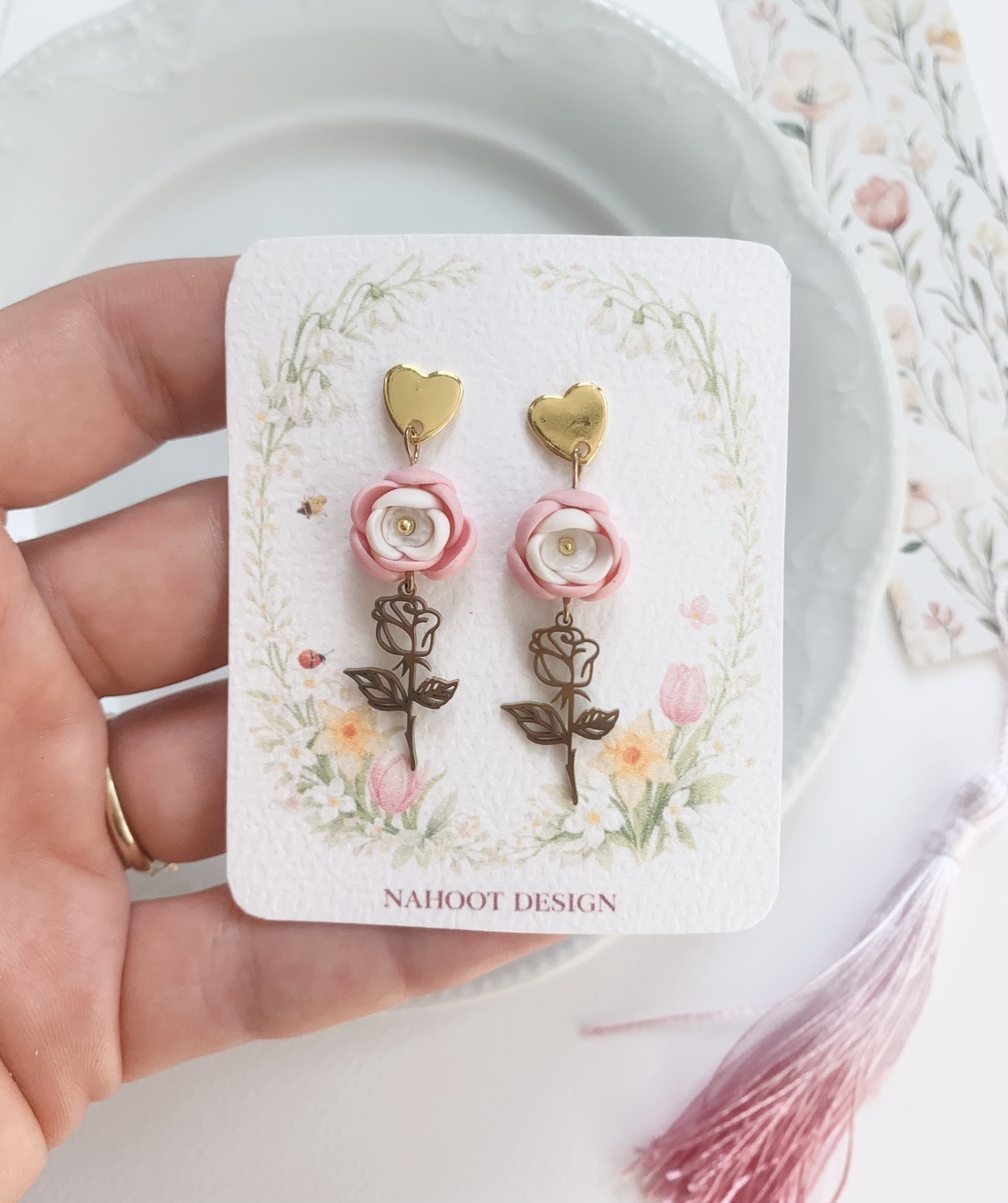 Cercei roses - bijuterii - cercei - cercei cu figurine - Artynos.ro