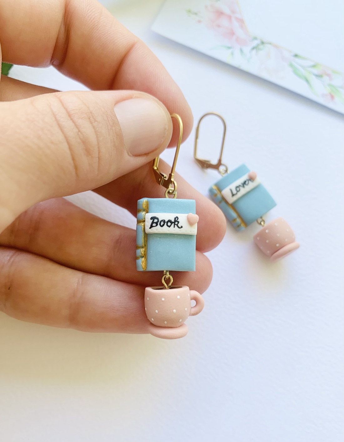 Cercei Book Lover - bijuterii - cercei - cercei cu figurine - Artynos.ro