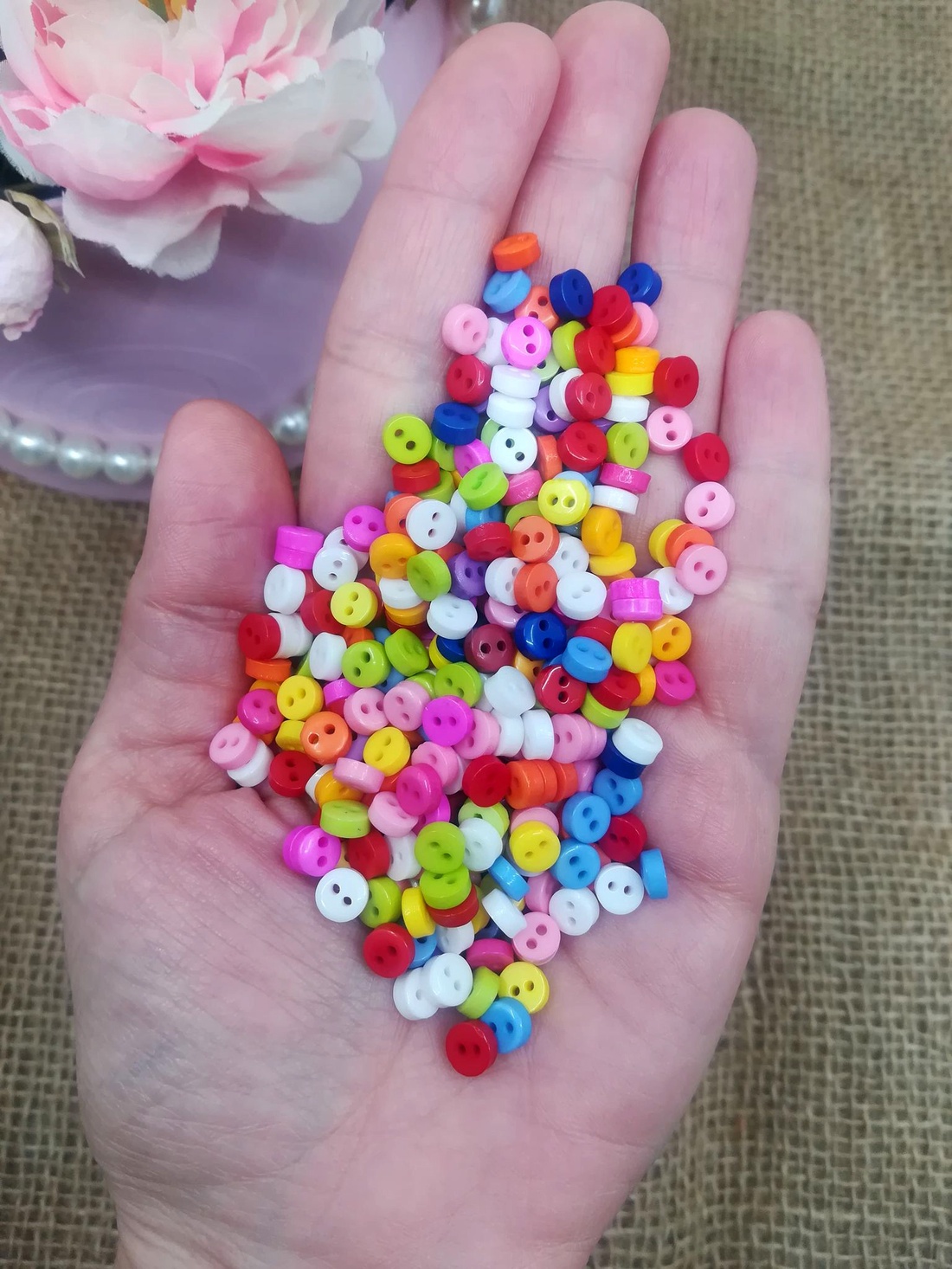 Nasturi din plastic super mititei - accessorii și unelte - mercerie - buton - buton din plastic - Artynos.ro Nasturi din plastic super mititei - accessorii și unelte - mercerie - buton - buton din plastic - Artynos.ro