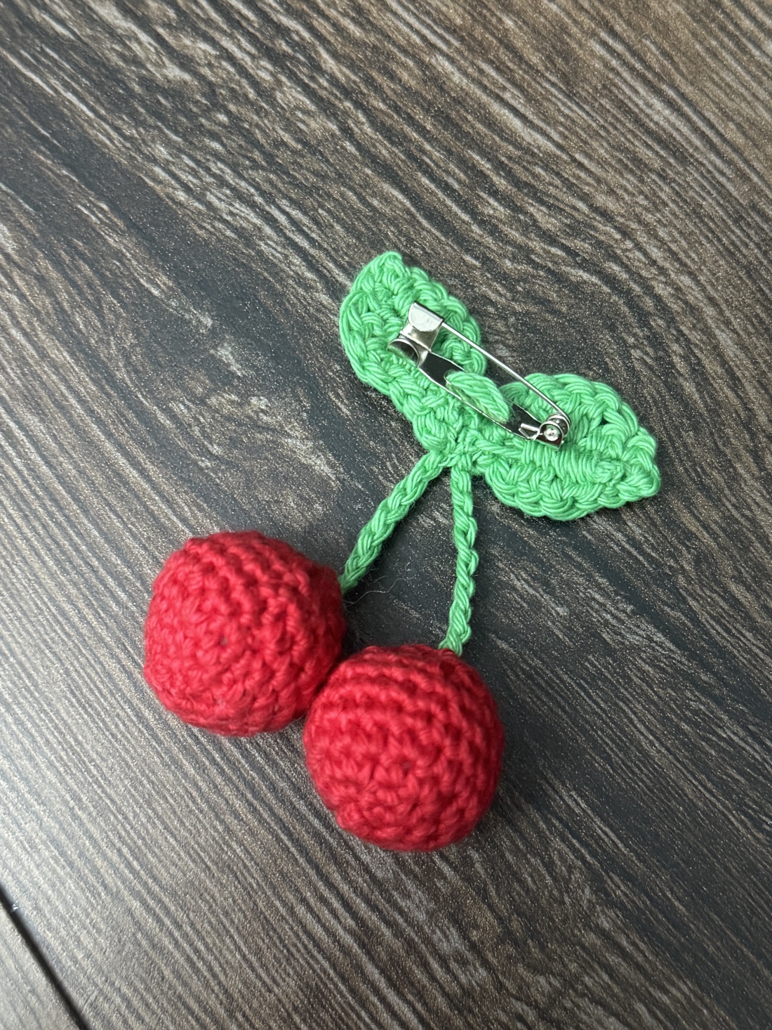 Cireașă Croșetată  - bijuterii - mărțișor - Artynos.ro