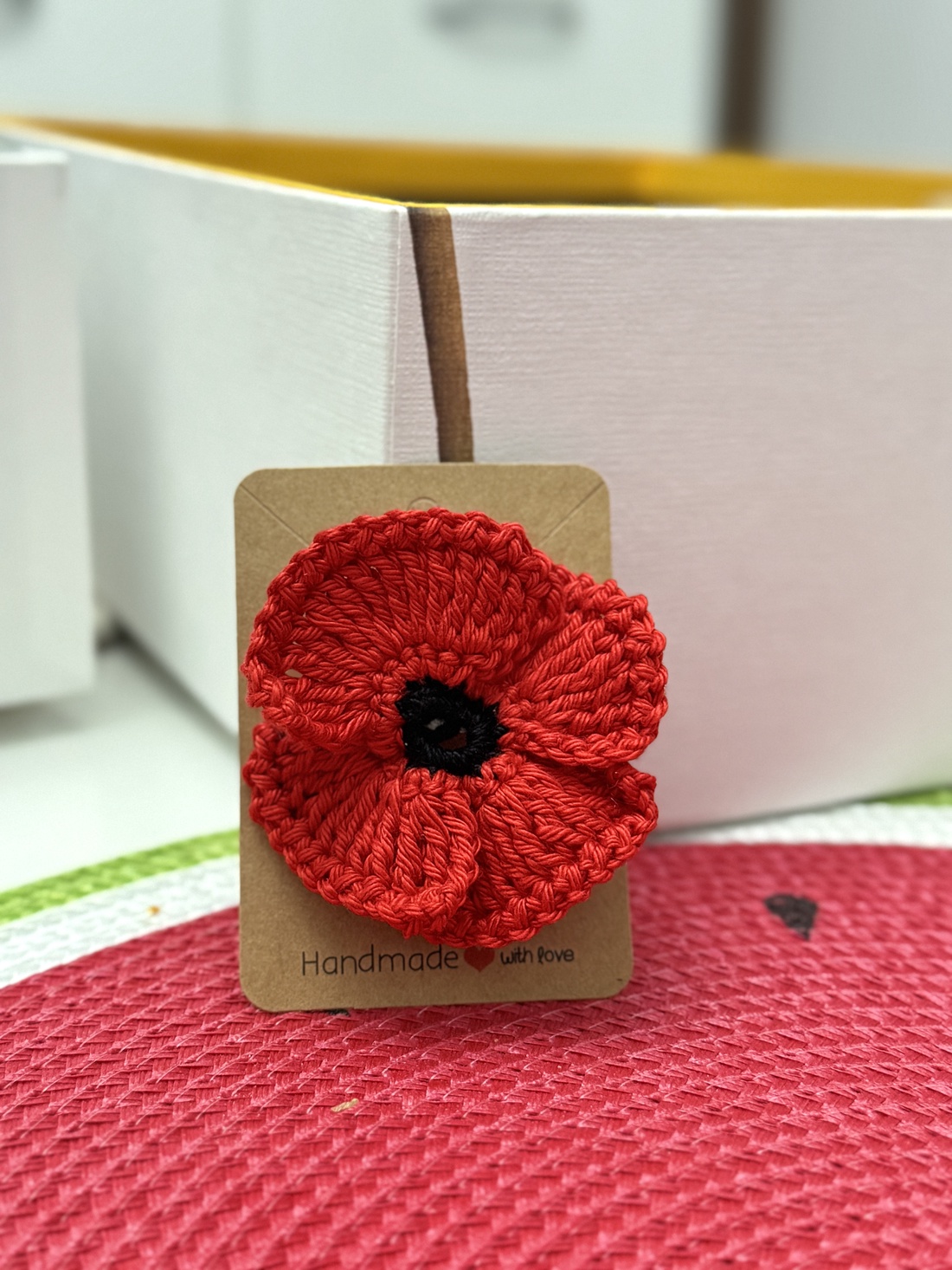 Mac croșetat  - bijuterii - mărțișor - Artynos.ro