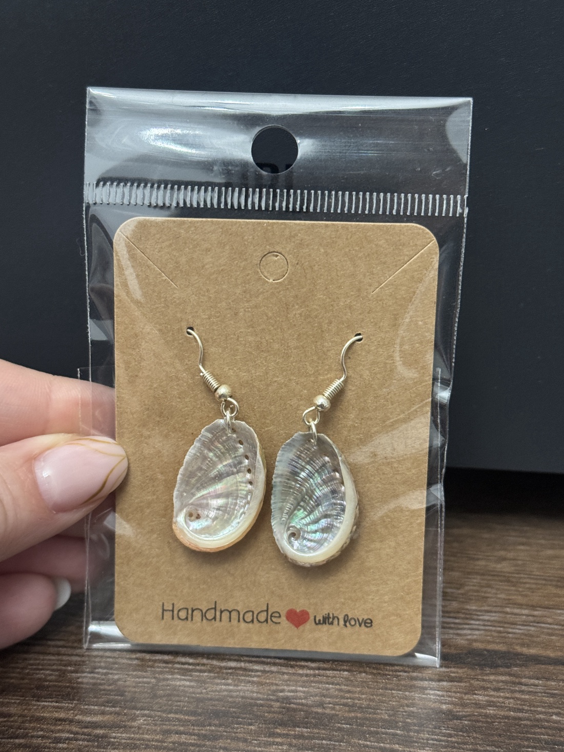 Cercei scoică multicolora - bijuterii - cercei - cercei din perle - Artynos.ro