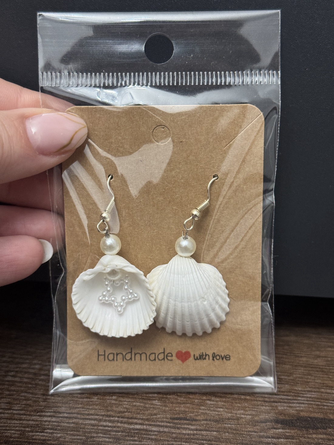 Cercei scoică  - bijuterii - cercei - cercei cu figurine - Artynos.ro