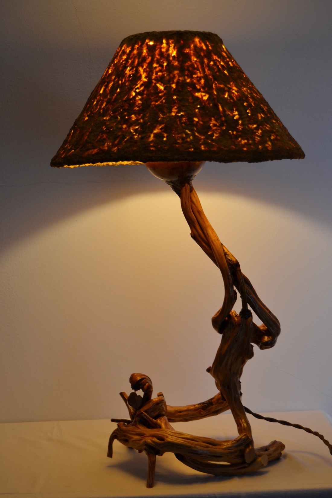 Amanita - casă & stil de viață - lămpi și corpuri de iluminat - lampă de ambianță - Artynos.ro Amanita - casă & stil de viață - lămpi și corpuri de iluminat - lampă de ambianță - Artynos.ro