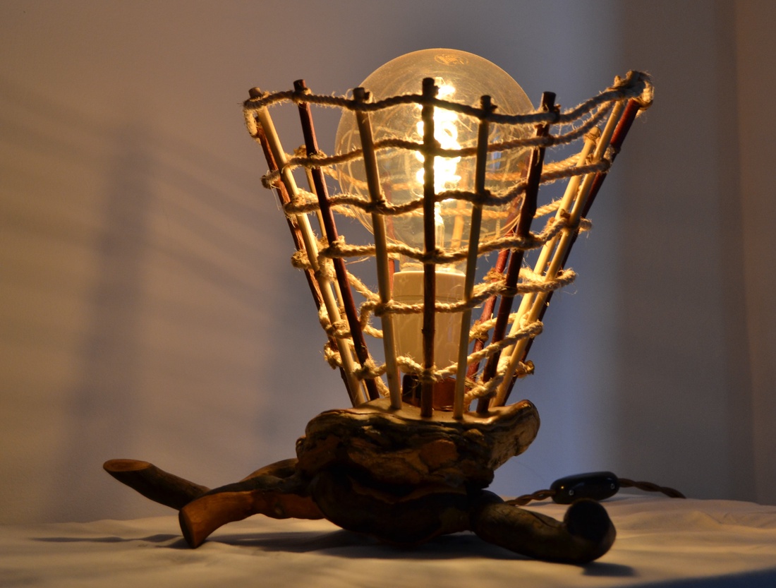 Lotus - casă & stil de viață - lămpi și corpuri de iluminat - lampă de masă - Artynos.ro