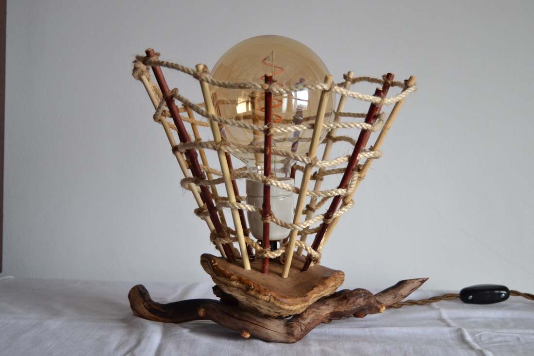 Lotus - casă & stil de viață - lămpi și corpuri de iluminat - lampă de masă - Artynos.ro